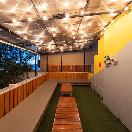 Zostel Bangalore- Indiranagar Екстер'єр фото